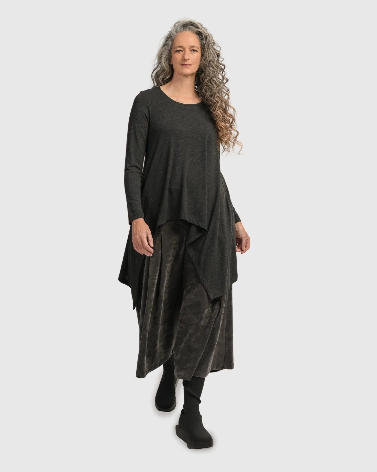 Women Alembika Urban Hi-Lo Top, Charcoal
