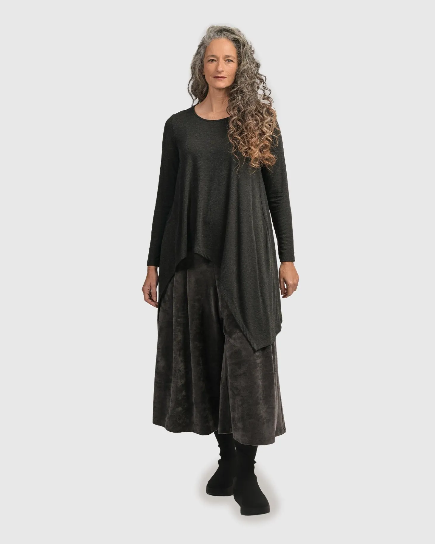 Women Alembika Urban Hi-Lo Top, Charcoal