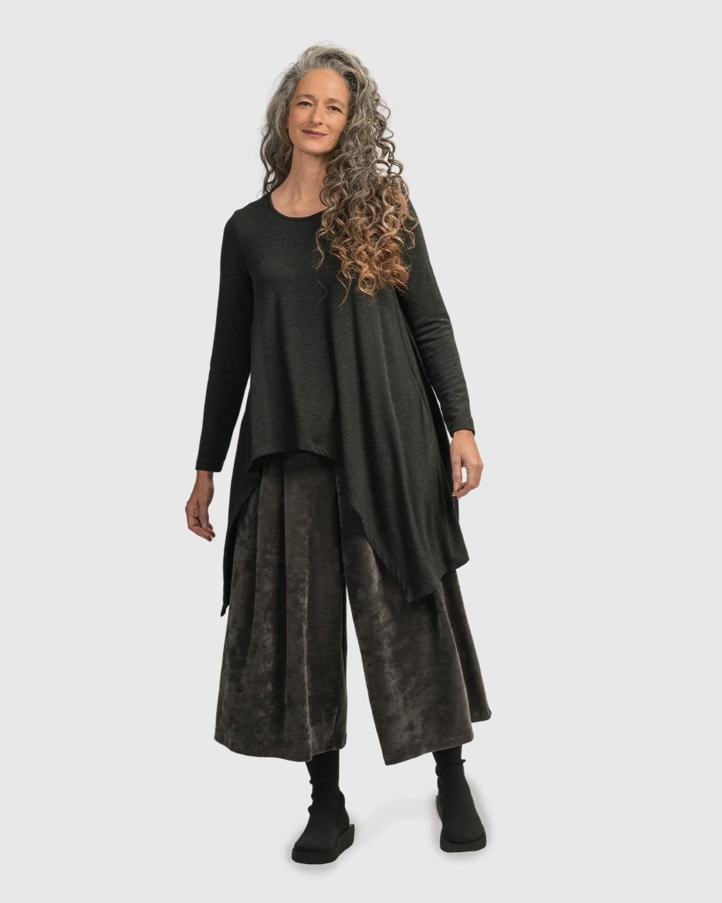 Women Alembika Urban Hi-Lo Top, Charcoal