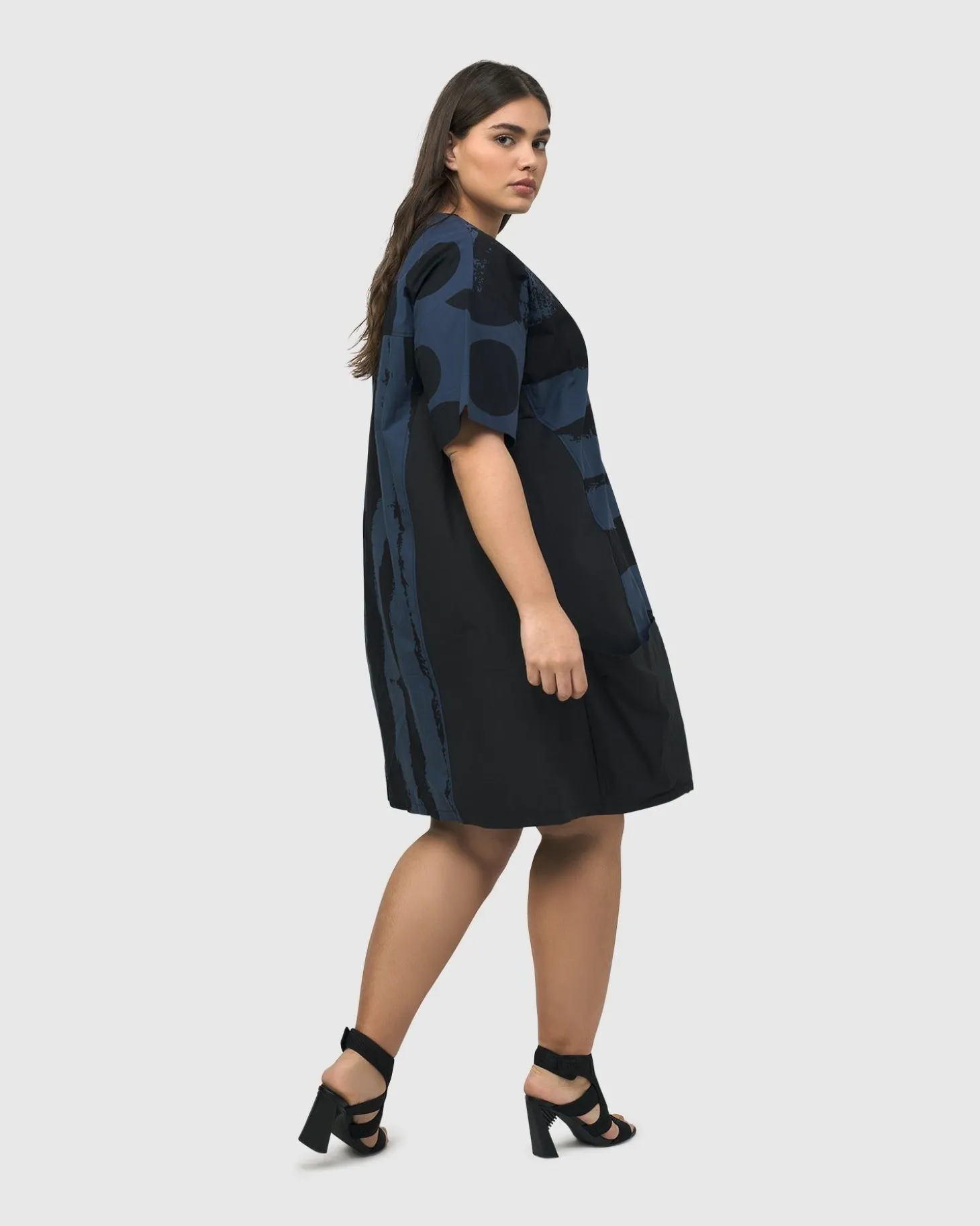 Women Alembika Urban Ipanema Shift Dress, Navy