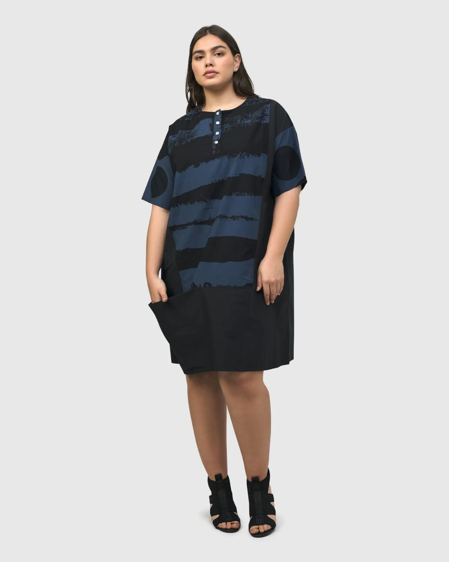 Women Alembika Urban Ipanema Shift Dress, Navy