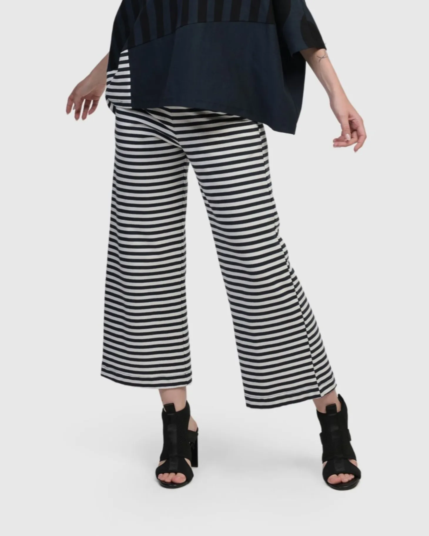 Women Alembika Urban Lagoa Striped Pants, Navy