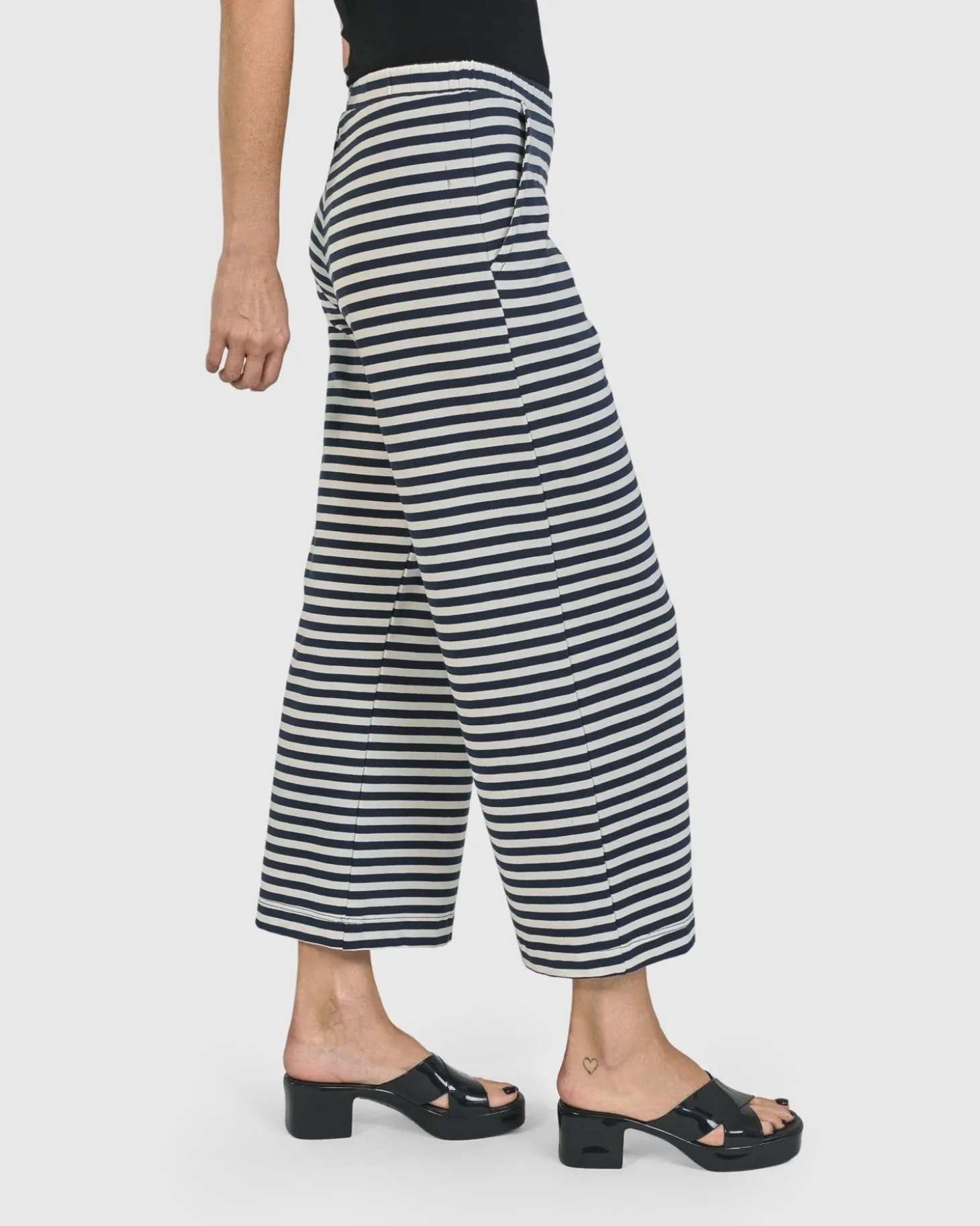 Women Alembika Urban Lagoa Striped Pants, Navy
