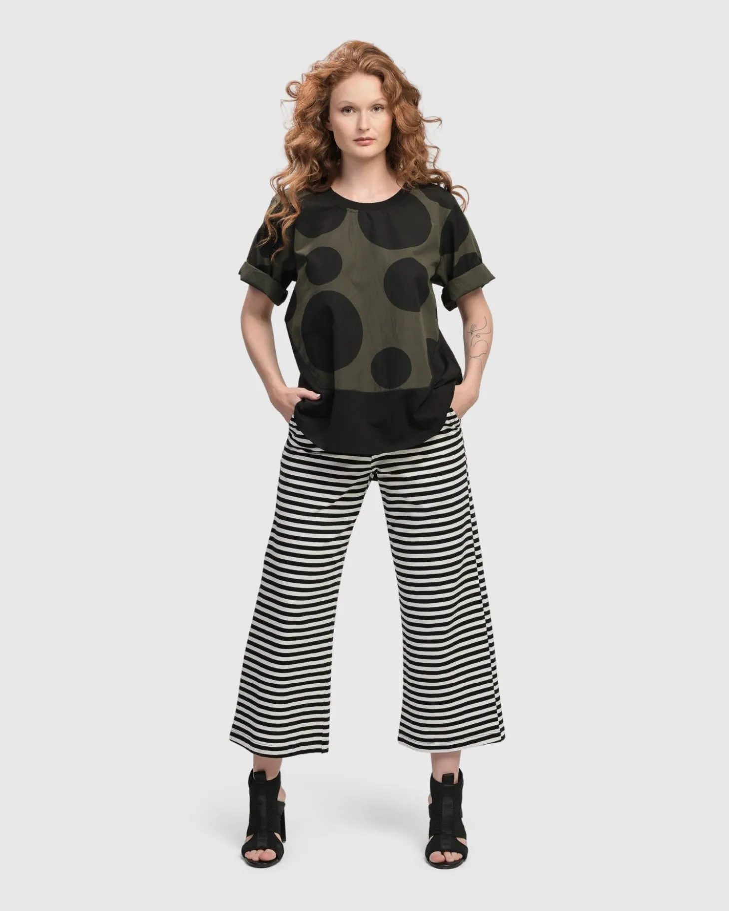 Women Alembika Urban Miyazaki Dots Tee, Khaki