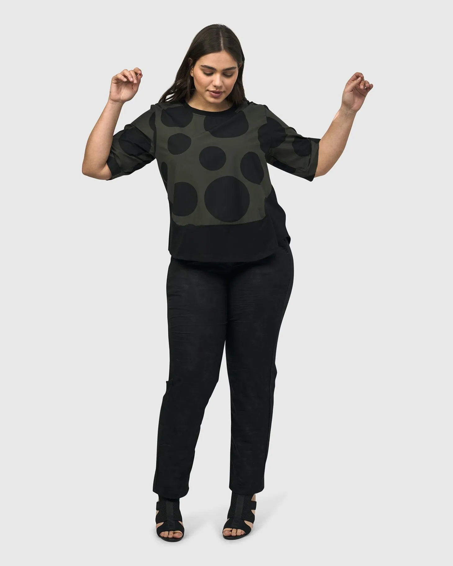 Women Alembika Urban Miyazaki Dots Tee, Khaki