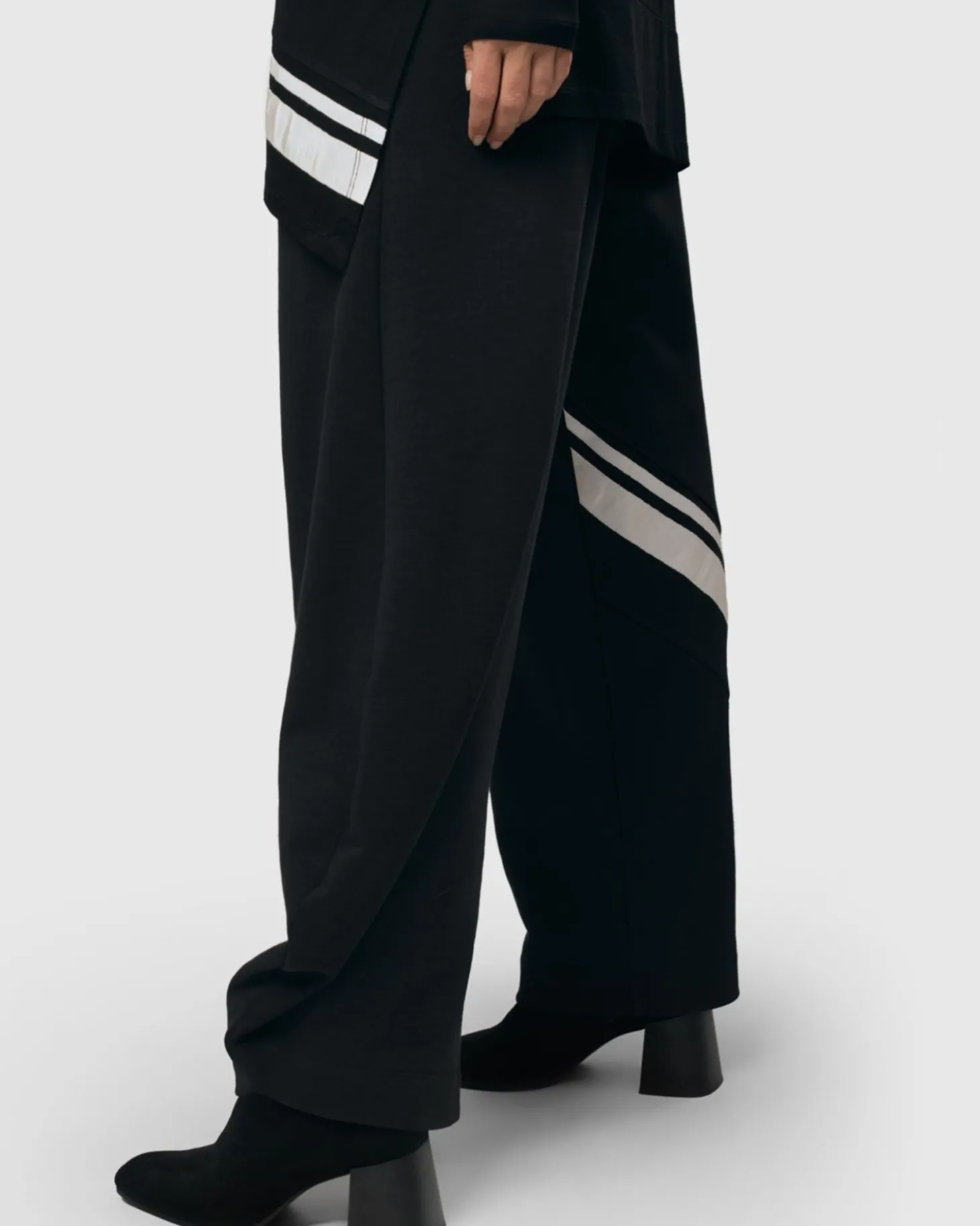 Women Alembika Urban Ribbon Punto Pants, Black