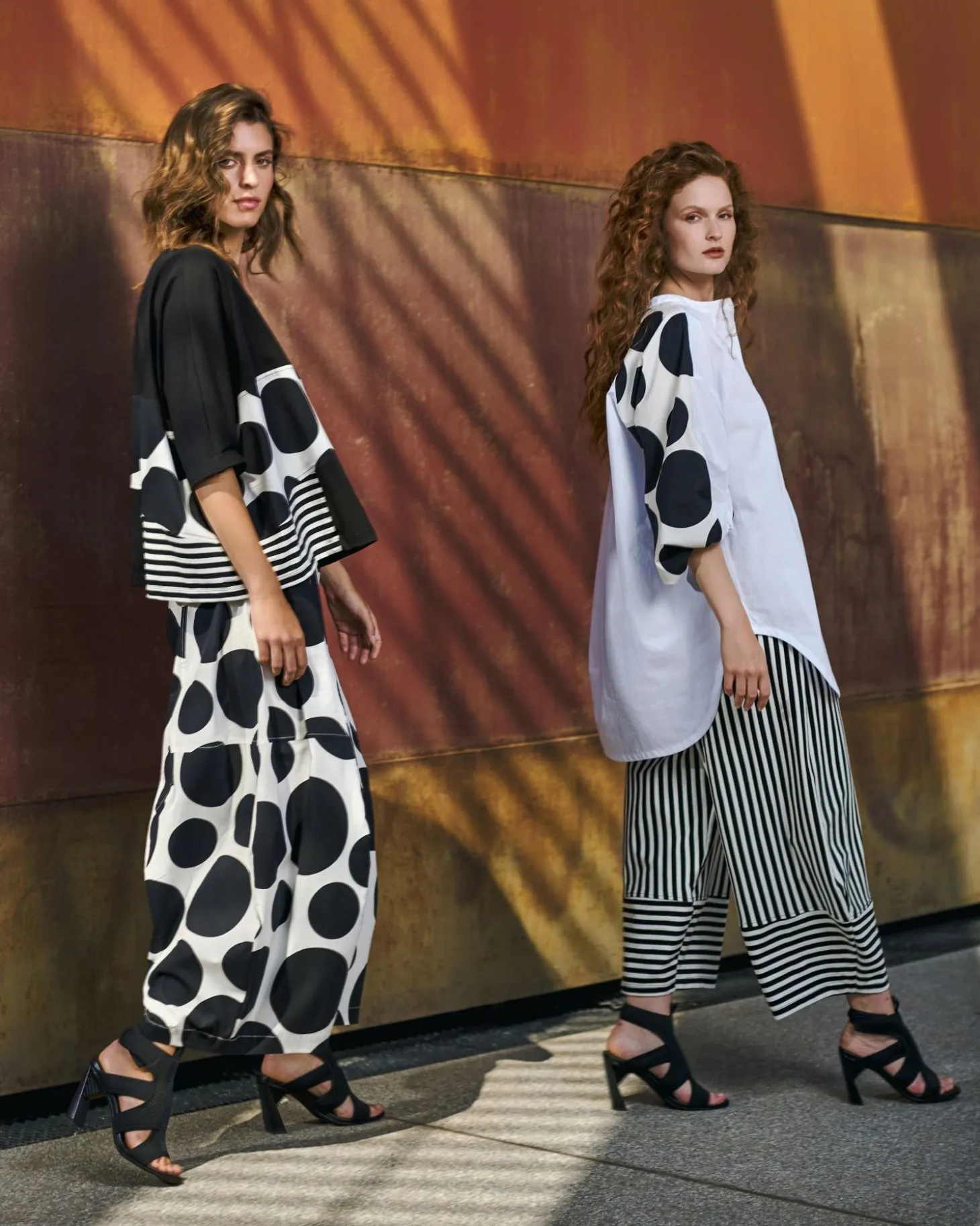 Women Alembika Urban Rockefeller Dots Boxy Tee, Mono