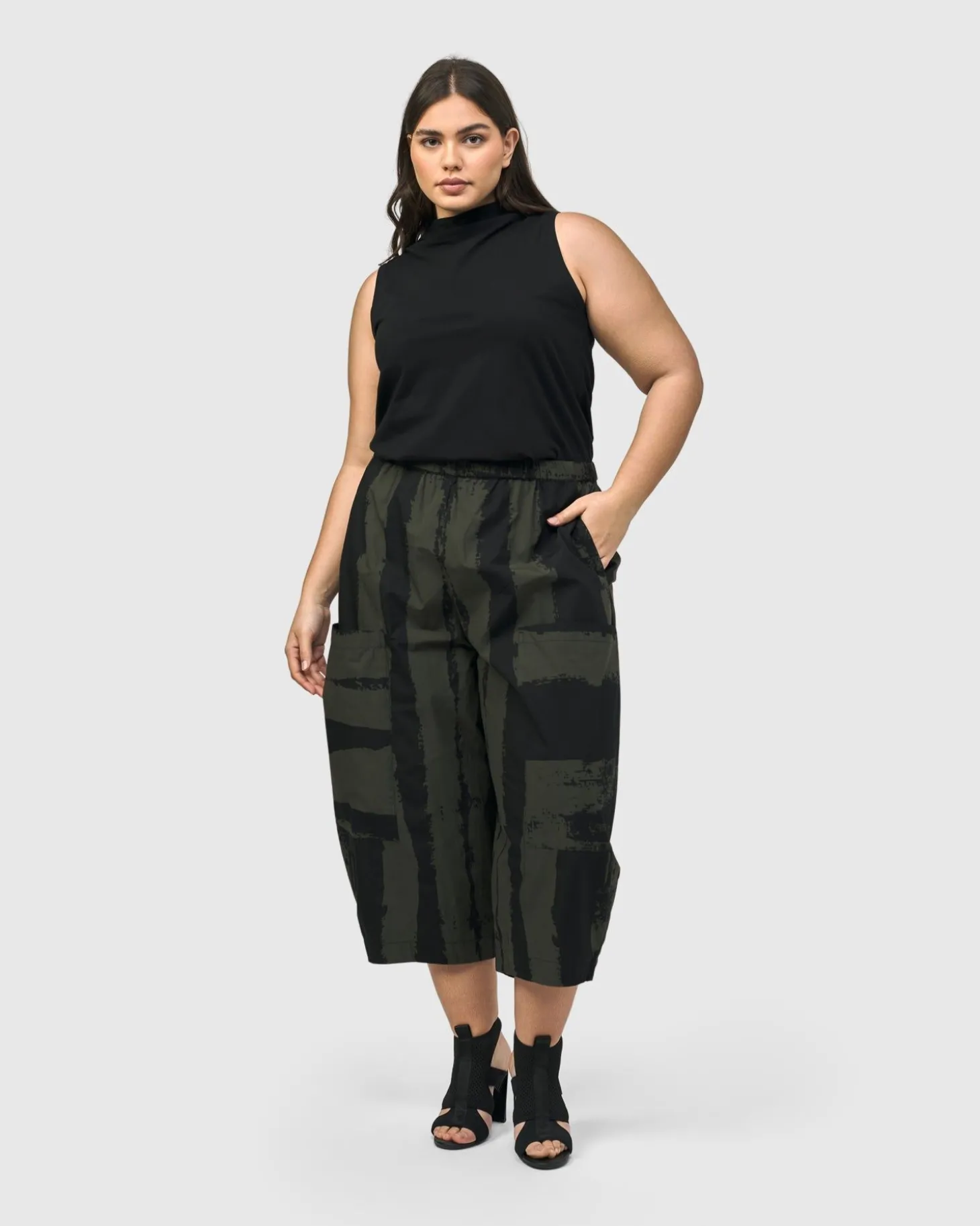 Women Alembika Urban Sleeveless Mockneck Top, Black