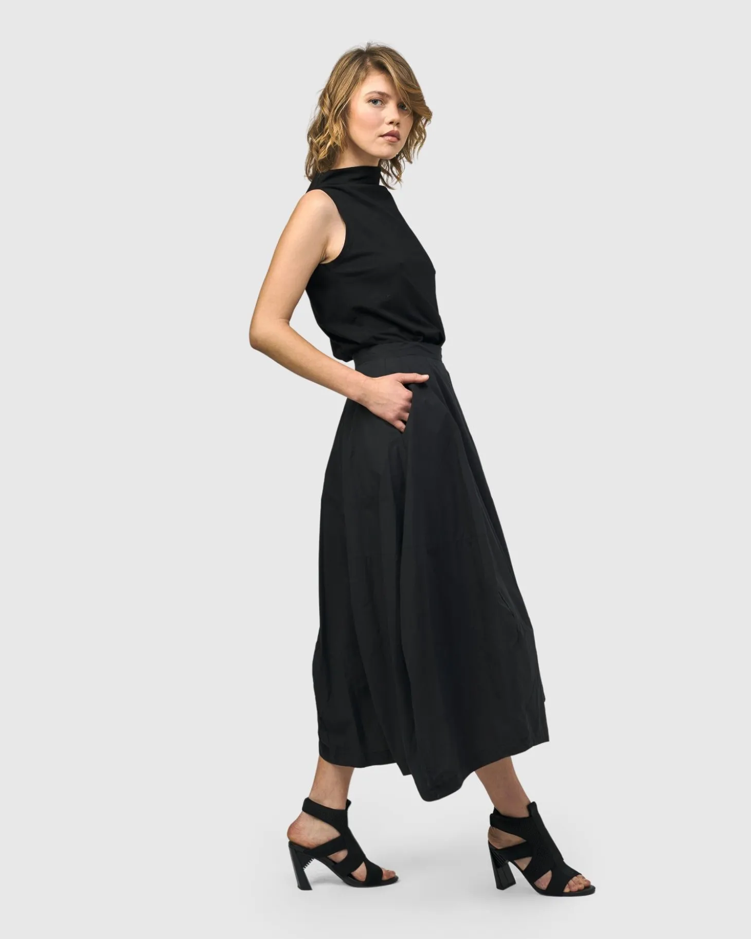 Women Alembika Urban Sleeveless Mockneck Top, Black