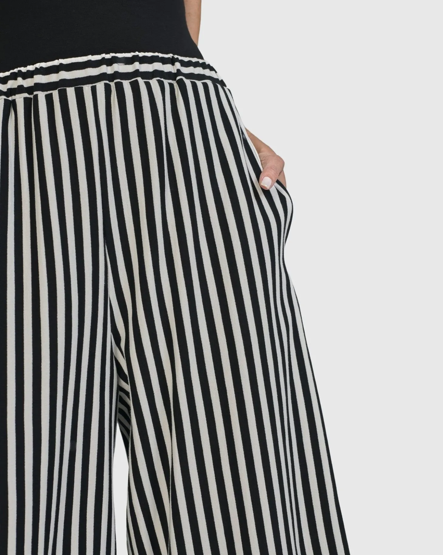 Women Alembika Urban Stripes Lantern Pants, Black