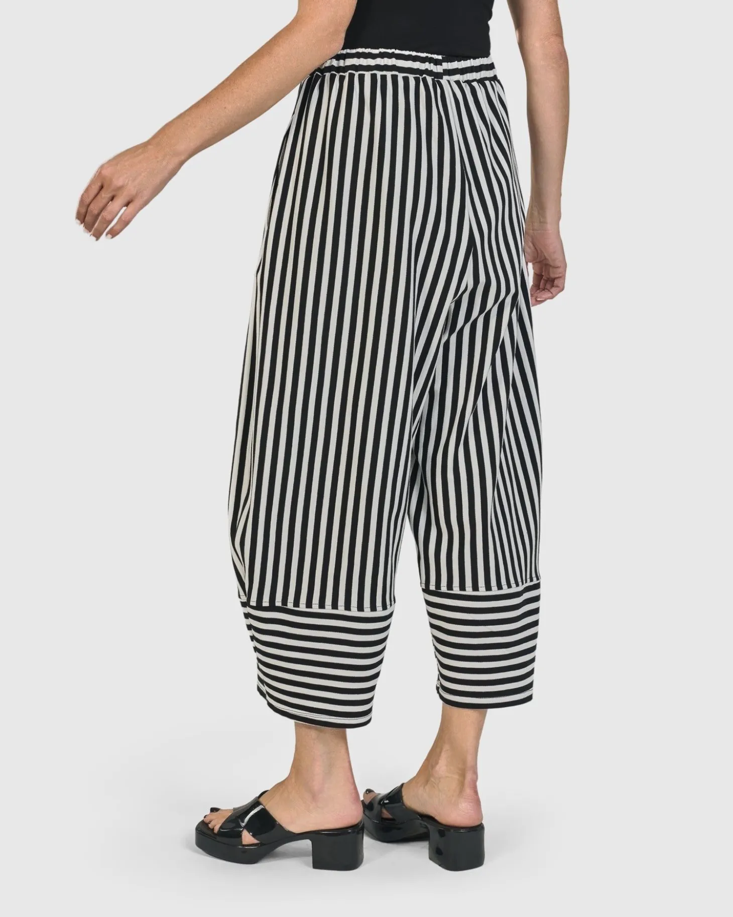 Women Alembika Urban Stripes Lantern Pants, Black