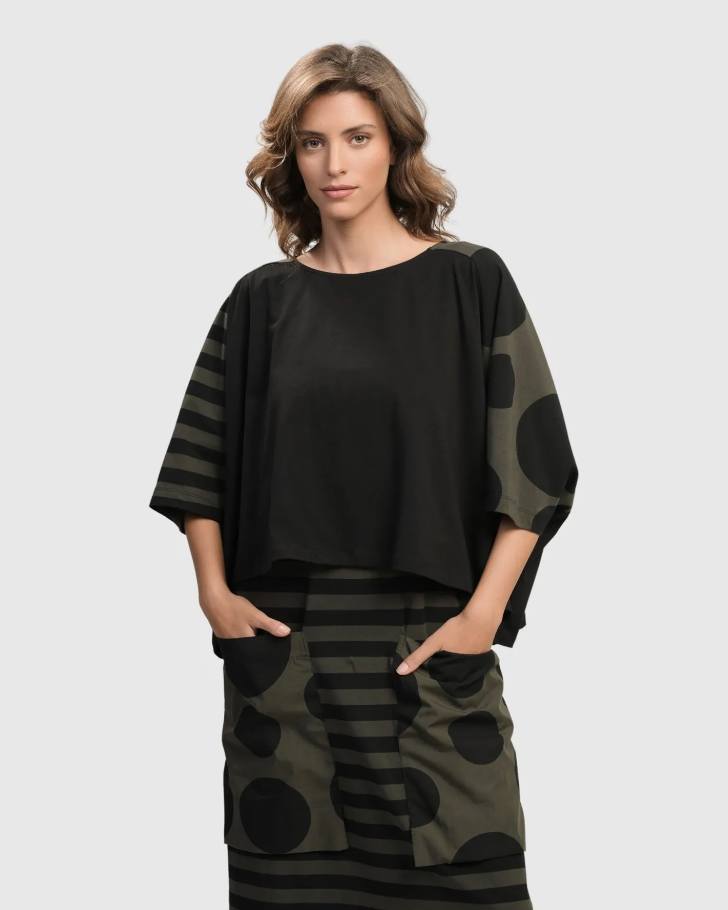 Women Alembika Urban Suntory Cropped Tee, Khaki