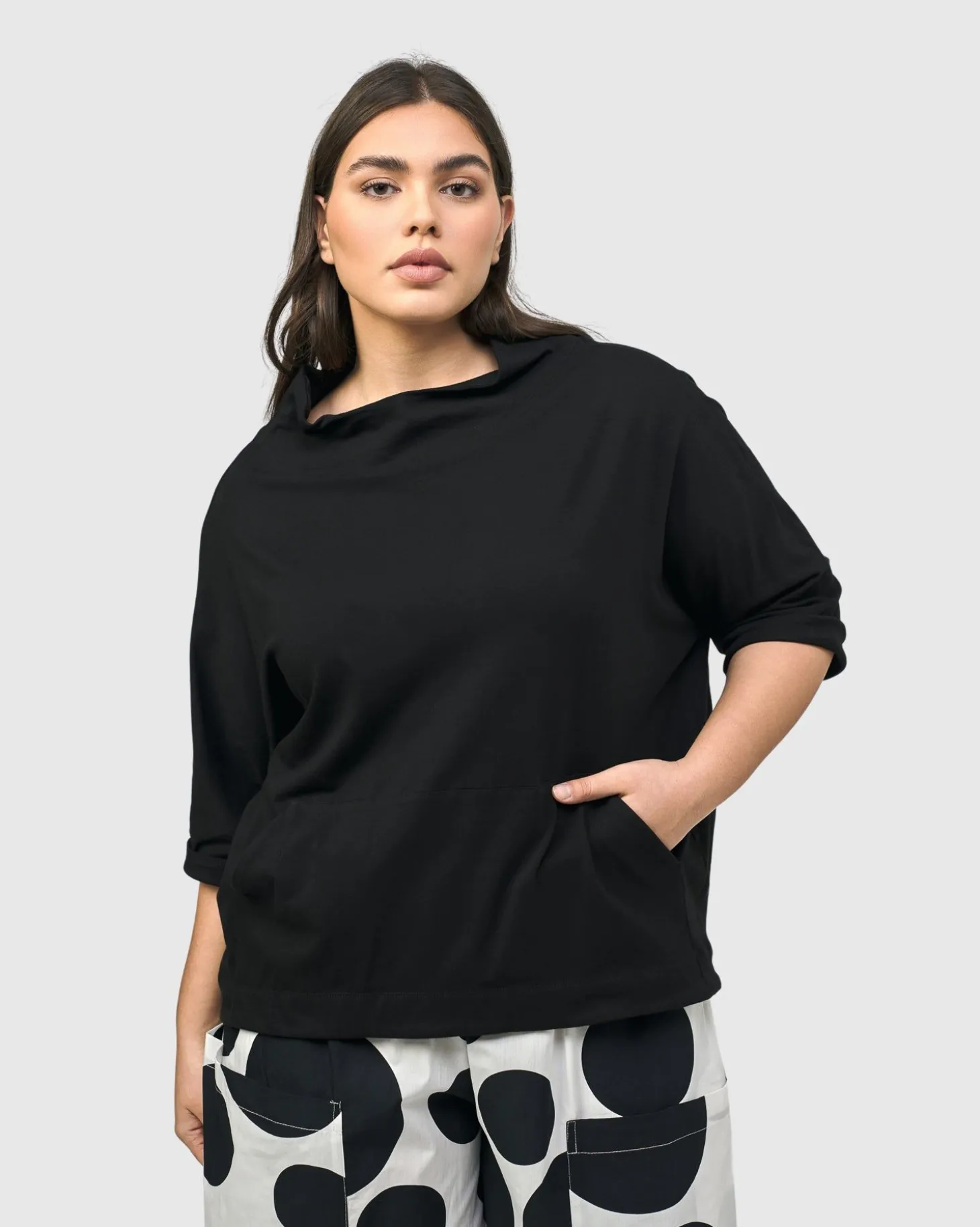 Women Alembika Urban Wanderer Sweatshirt, Black
