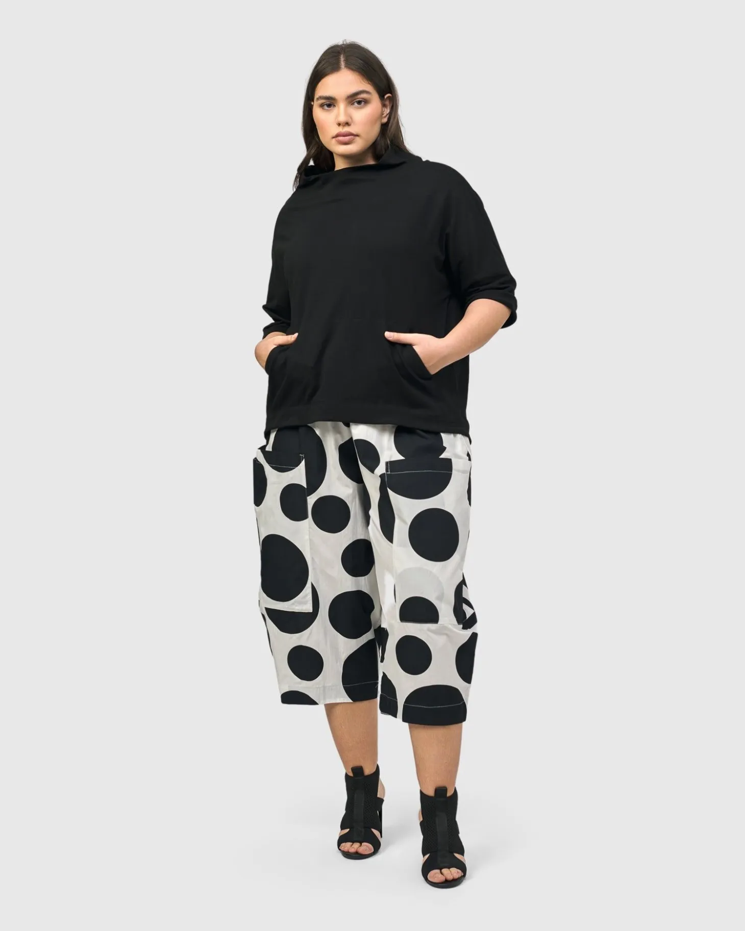 Women Alembika Urban Wanderer Sweatshirt, Black
